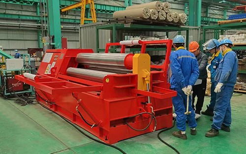 Full hydraulic CNC sliding rail type four-roll plate rolling machine